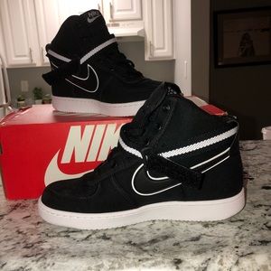 Nike Vandals. They fit as a women’s size 7.